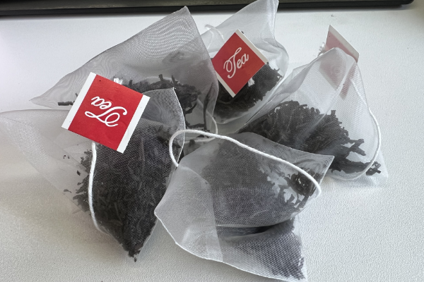 鄂托克前旗市场监督管理局开展流通领域茶叶过度包装专项检查